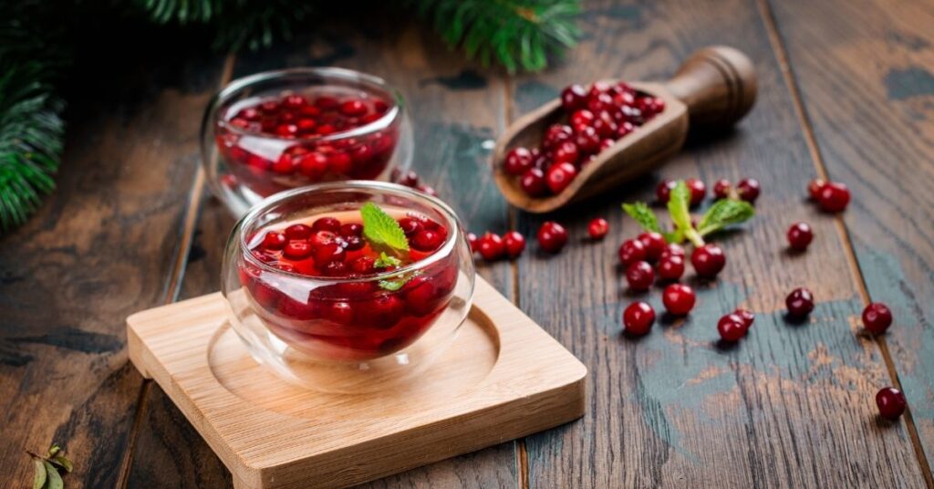 how is cranberry juice made?